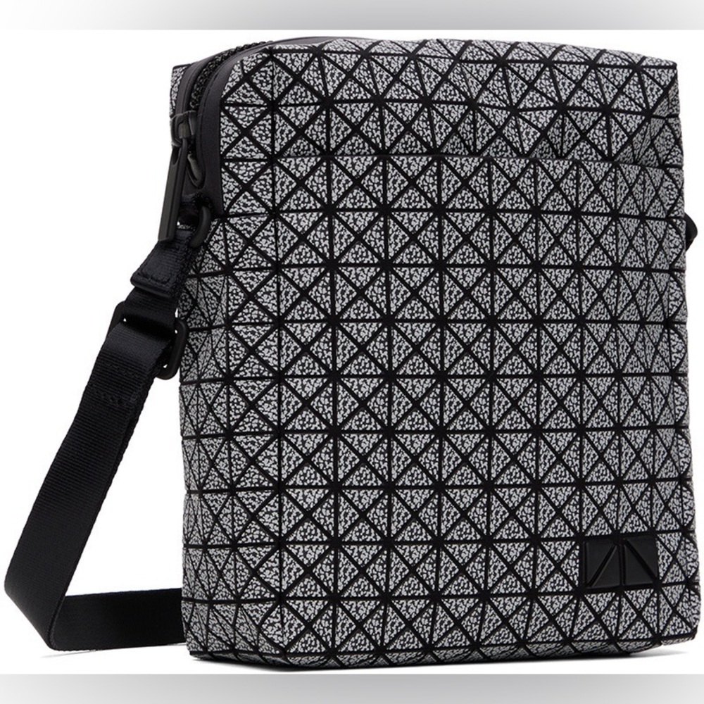 BAO BAO ISSEY MIYAKE Black Voyager Crossbody Bag 241730M170007 - Picture 2 of 15